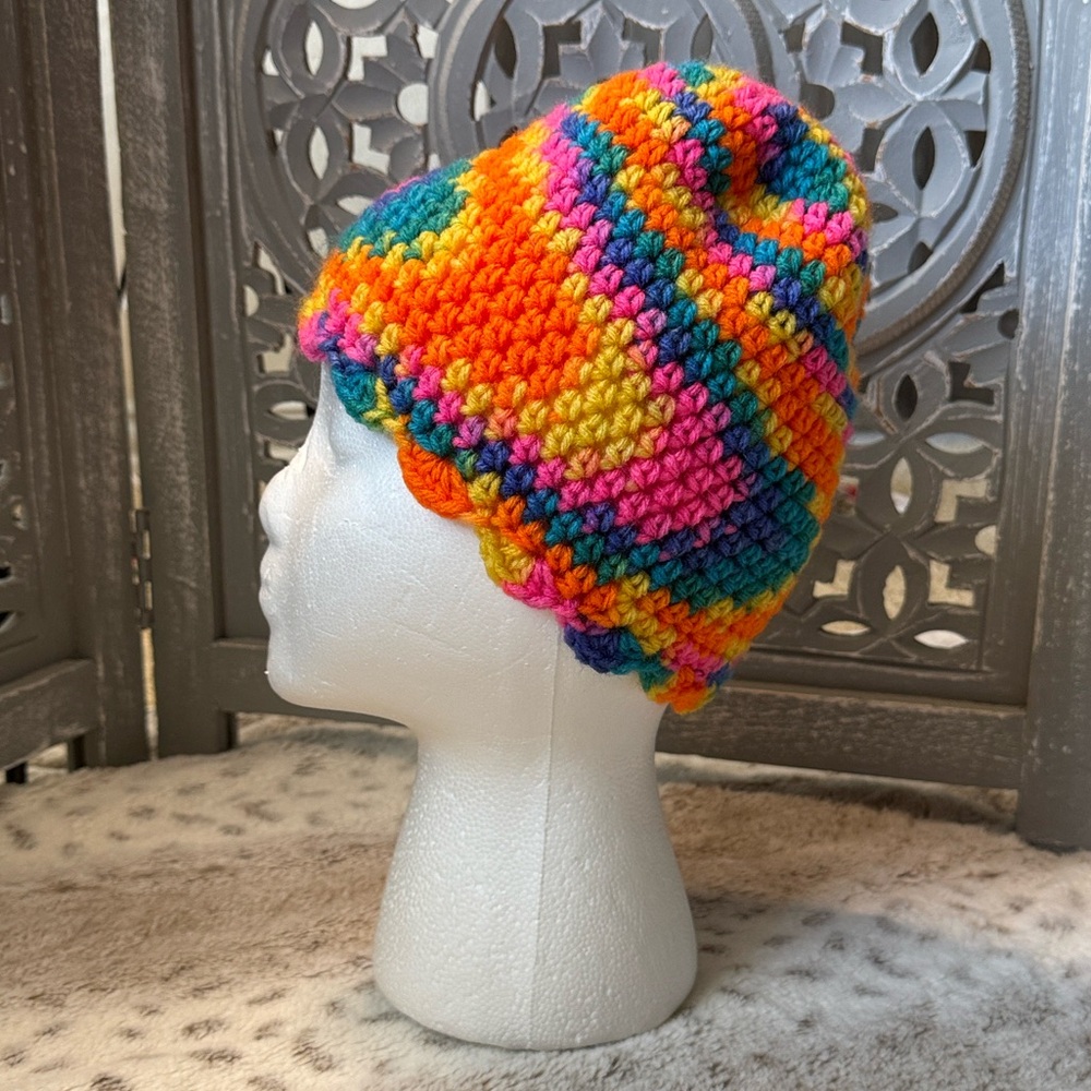 NWT! Whimsical rainbow beanie hat OS scalloped colorful knit girlhoodcore winter - Picture 3 of 8